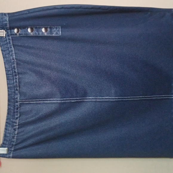 Shein. skirt looks like denim. Very stretchy. NEW. - Picture 5 of 7